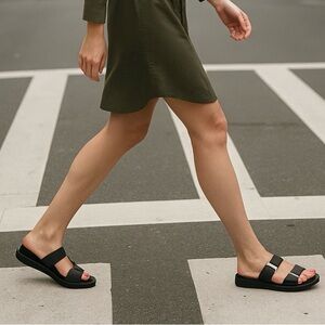 Cole Haan Marisol Footbed Sandals Women’s Size 8B Black Leather Gold Buckle NWT